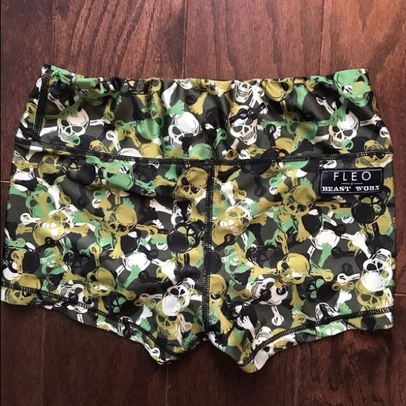 ISO med or large - Picture 3 of 3